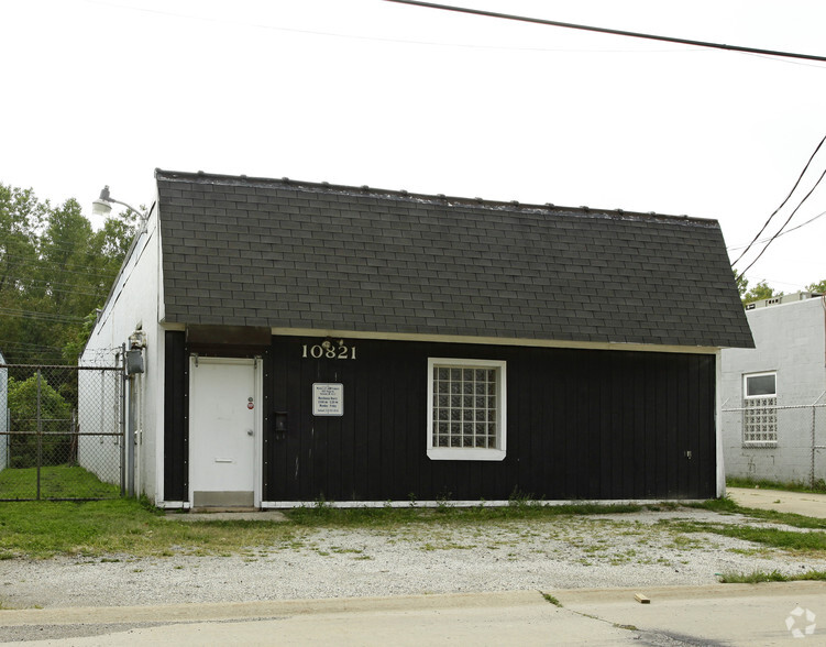 10821 Briggs Rd, Cleveland, OH for sale - Primary Photo - Image 1 of 9