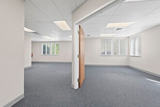 1224 Mill St, East Berlin, CT for lease Interior Photo- Image 2 of 6