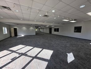 6358 Pinemont Dr, Houston, TX for lease Interior Photo- Image 1 of 18