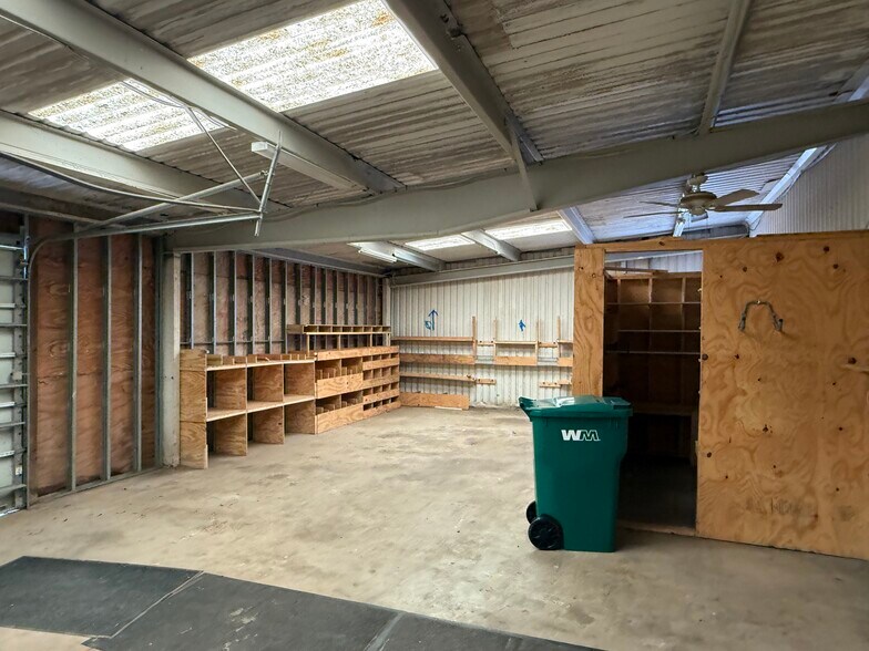 1904 Hialeah Dr, Seabrook, TX for lease - Building Photo - Image 3 of 26