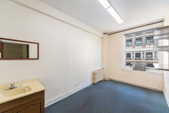8 S Michigan Ave, Chicago, IL for lease Interior Photo- Image 1 of 3