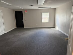 5474 Williams Rd, Tampa, FL for lease Interior Photo- Image 2 of 7