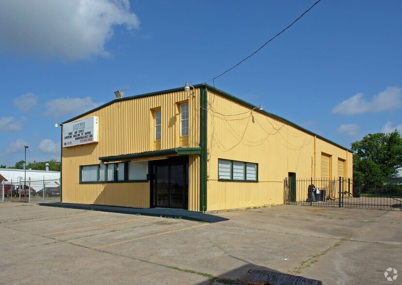 7423 Airport Blvd, Houston, TX for sale - Primary Photo - Image 1 of 1