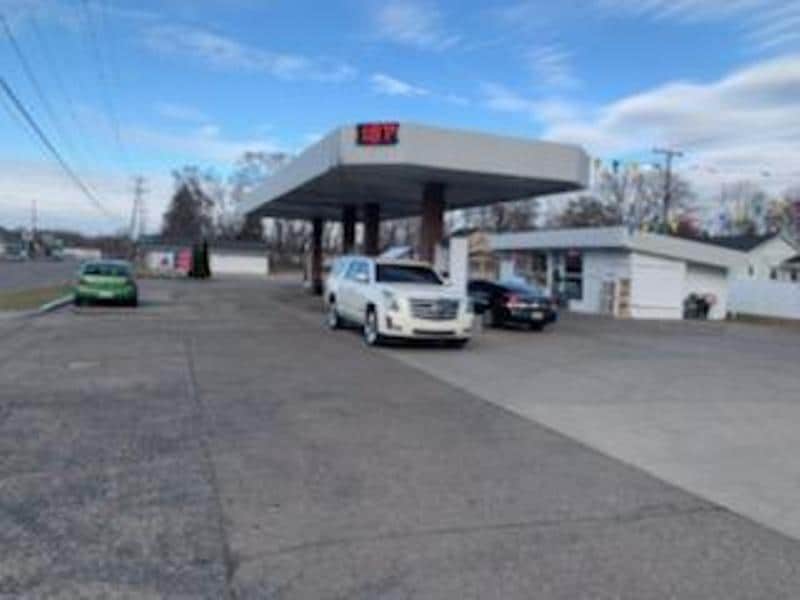 215 Ecorse Rd, Ypsilanti, MI 48198