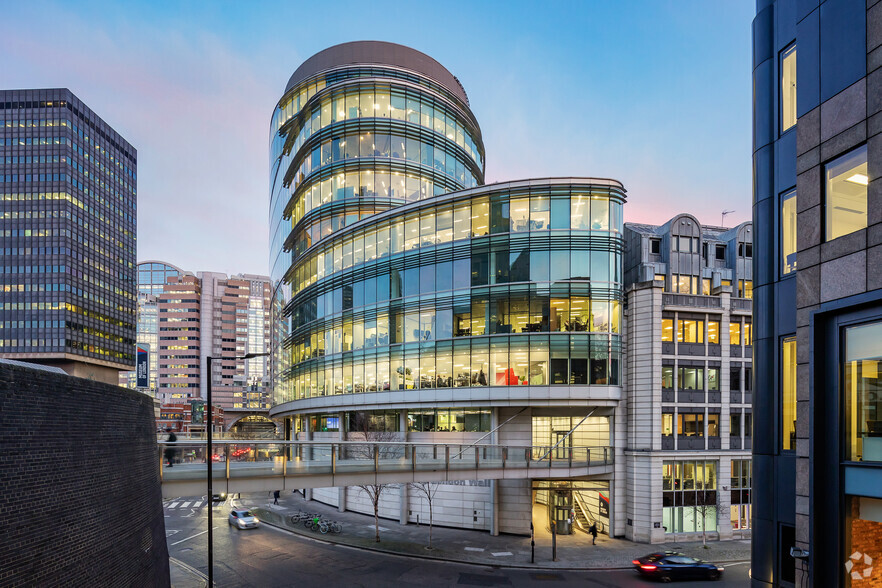 1 London Wall, London for lease - Primary Photo - Image 1 of 12