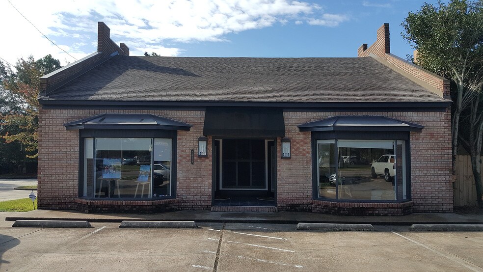 2619 Pass Rd, Biloxi, MS 39531