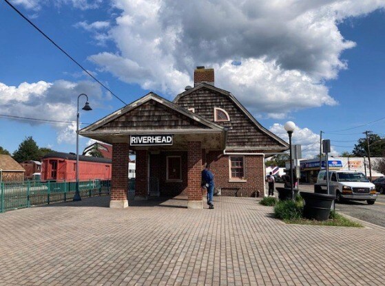 Railroad Ave, Riverhead, NY for sale Building Photo- Image 1 of 1