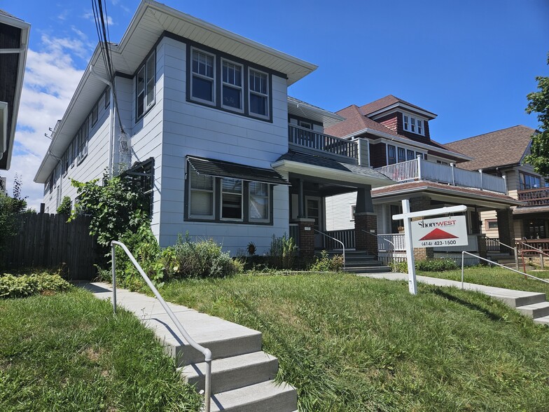 1933 N Cambridge Ave, Milwaukee, WI for sale - Primary Photo - Image 1 of 1