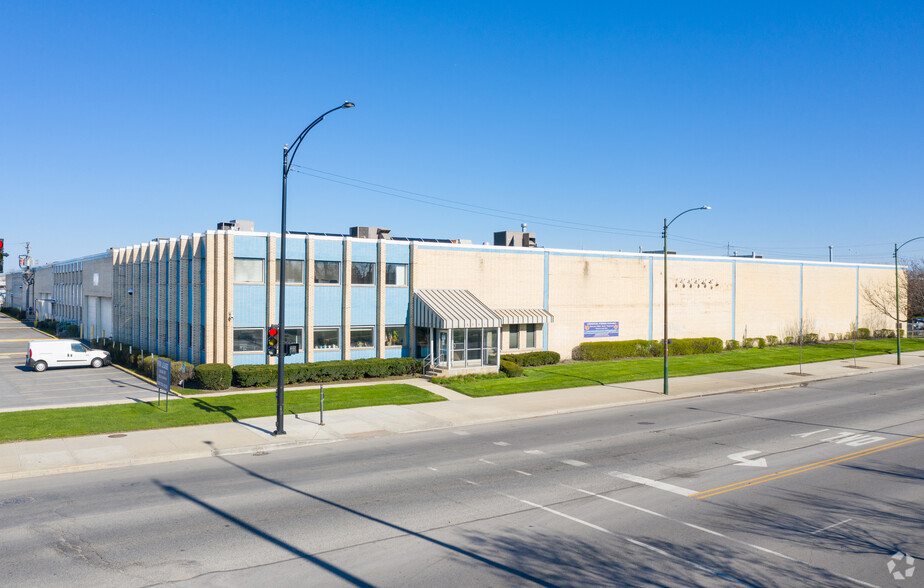 2701 S Western Ave, Chicago, IL for lease - Building Photo - Image 1 of 3