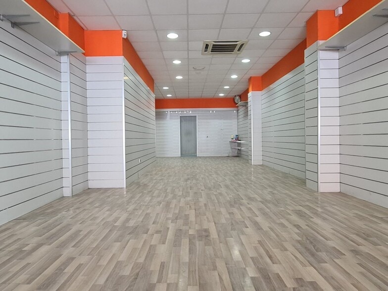 Covadonga, Algemesi, 3, Algemesí, Valencia for lease - Building Photo - Image 1 of 11