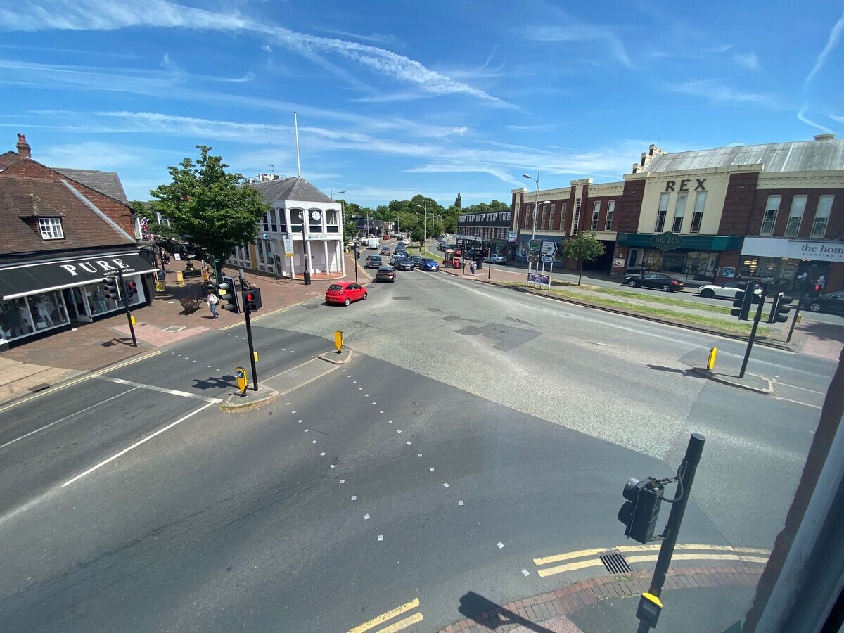 46 Alderley Rd, Wilmslow, CHS SK9 1JX