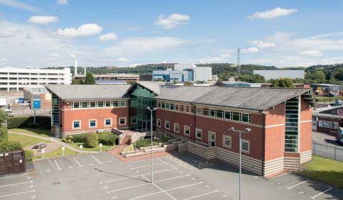 Queens Ave, Macclesfield for lease Building Photo- Image 1 of 10