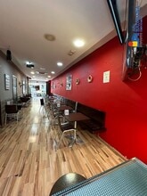 Retail in Badalona, Barcelona for lease Interior Photo- Image 2 of 18