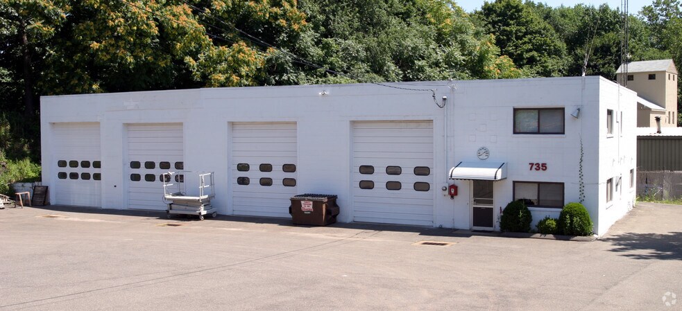 735 N Colony Rd, Meriden, CT for sale - Primary Photo - Image 1 of 1