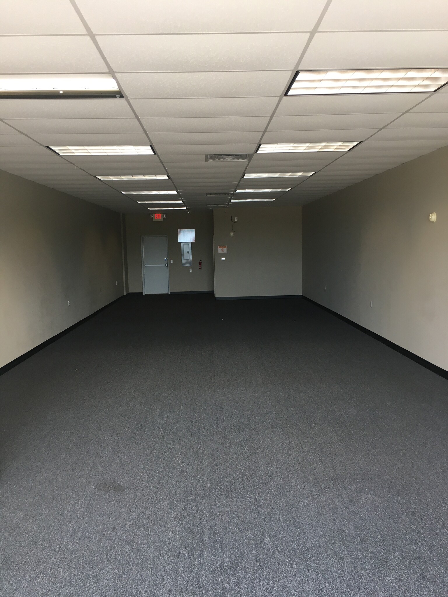 500 Highway 10, Owensville, MO for lease Interior Photo- Image 1 of 3