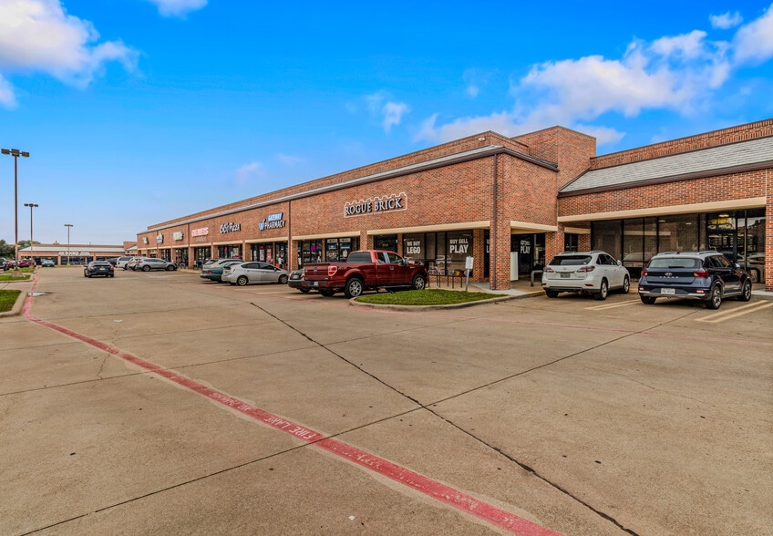 5401-5531 S Hulen St, Fort Worth, TX for lease - Building Photo - Image 3 of 11