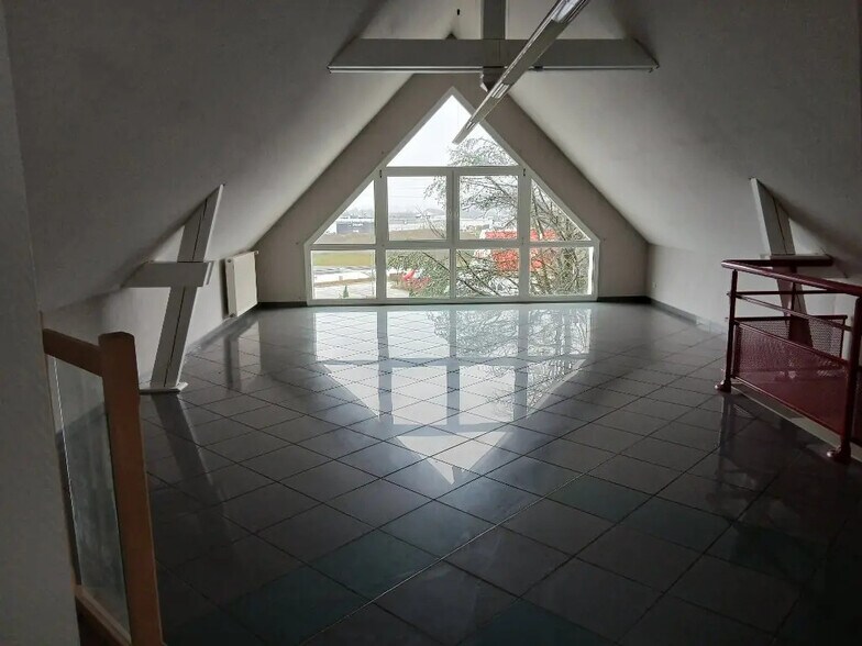 Office in Miserey-Salines for lease - Interior Photo - Image 3 of 5