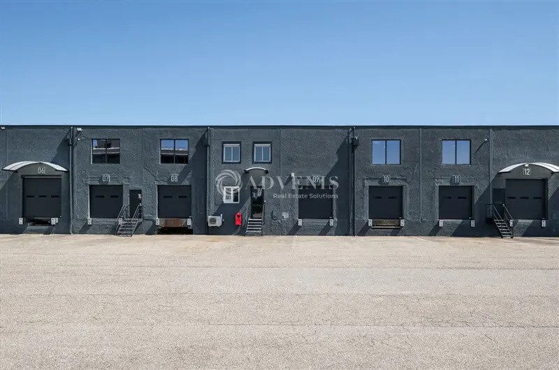 Industrial in Corbas for lease Building Photo- Image 1 of 10