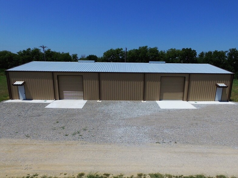 11647 Armetco Dr, Justin, TX for lease - Building Photo - Image 1 of 4