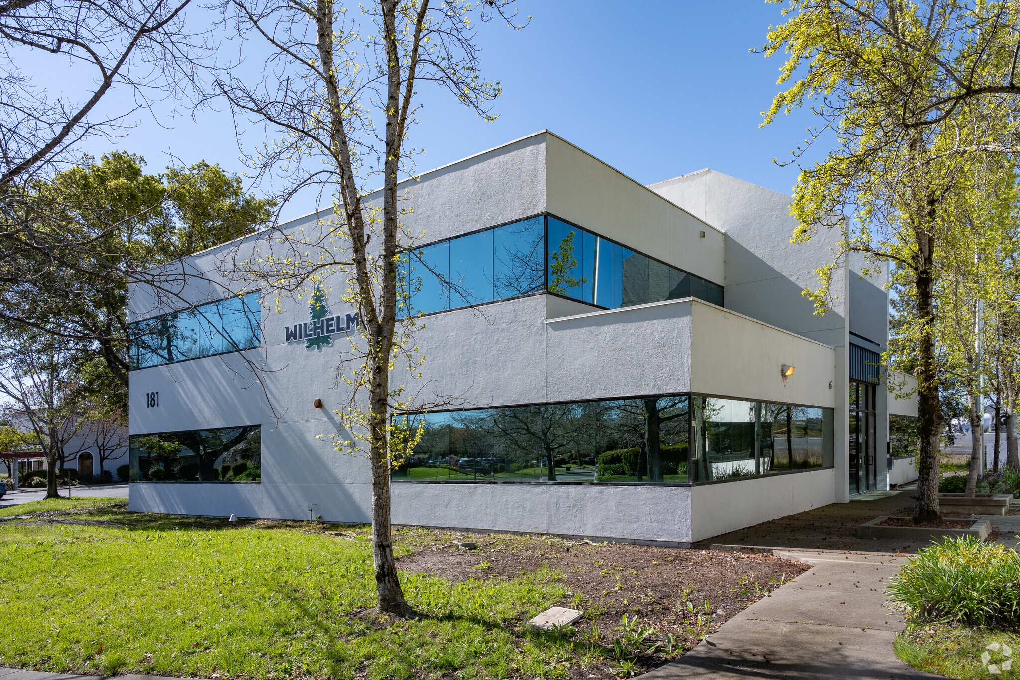 181 Lynch Creek Way, Petaluma, CA for lease Building Photo- Image 1 of 10