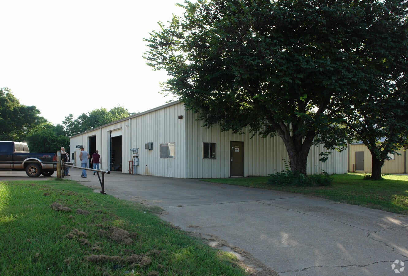 1262 Grimmett Dr, Shreveport, LA 71107