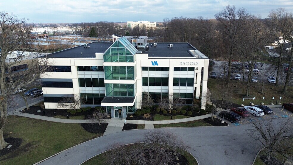 35000 Kaiser Ct, Willoughby, OH for lease - Building Photo - Image 1 of 17