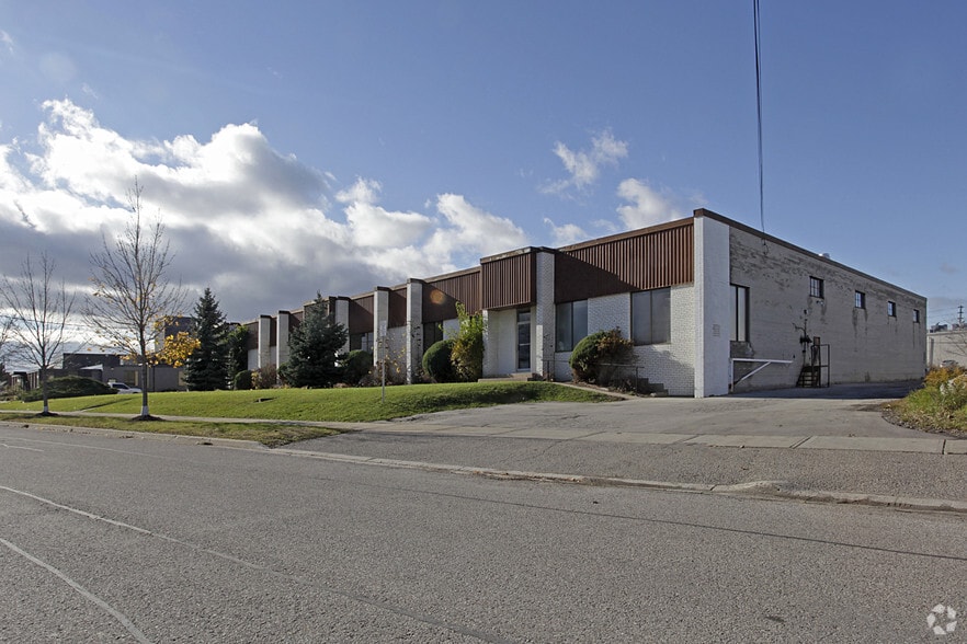 1025 Rangeview Rd, Mississauga, ON for lease - Building Photo - Image 3 of 3