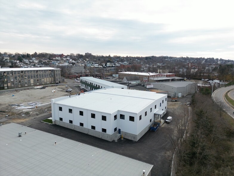 140 Ace St, Fall River, MA for lease - Building Photo - Image 2 of 34