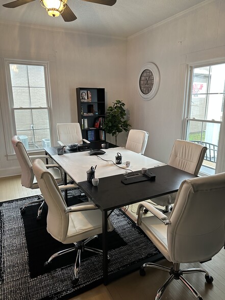 306 N Main St, Clover, SC for sale - Interior Photo - Image 3 of 6