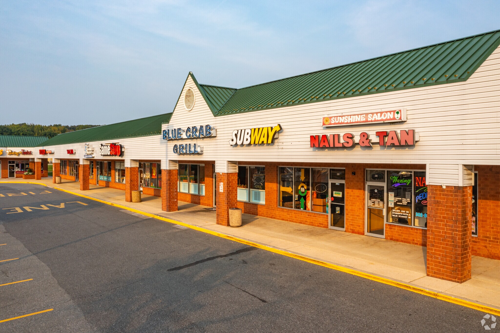 9221010 Elkton Rd, Newark, DE 19711 Suburban Plaza