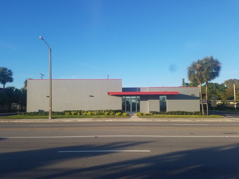 1921 Pembroke Rd, Hollywood, FL for lease - Building Photo - Image 2 of 6