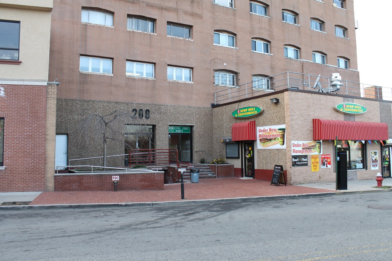 208214 Commerce Pl, Elizabeth, NJ 07201