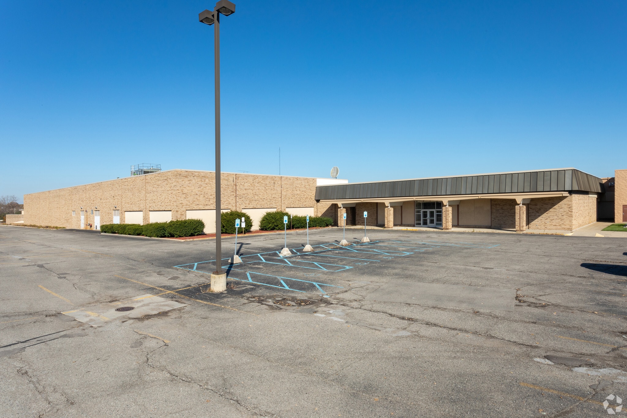 1250 Jackson Xing, Jackson, MI for sale Building Photo- Image 1 of 1