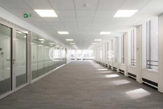 1 Place De La Pyramide, Puteaux for sale Interior Photo- Image 1 of 1