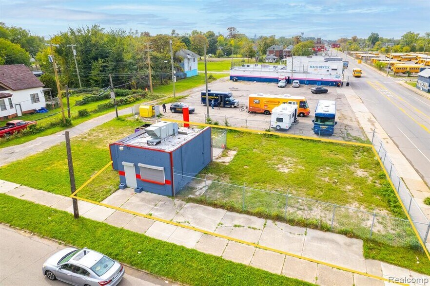 10352 Mack Ave, Detroit, MI for sale - Building Photo - Image 1 of 1