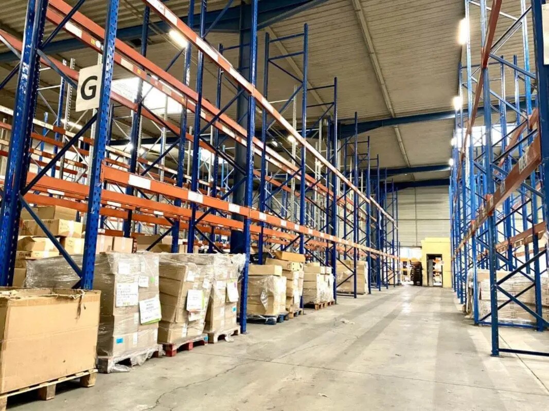 Flex in Torcy for lease Interior Photo- Image 1 of 9