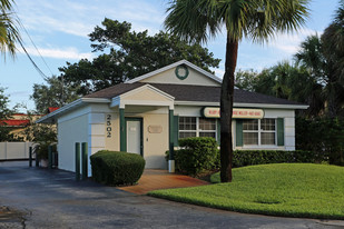 2502 Acorn St, Fort Pierce FL - Convenience Store