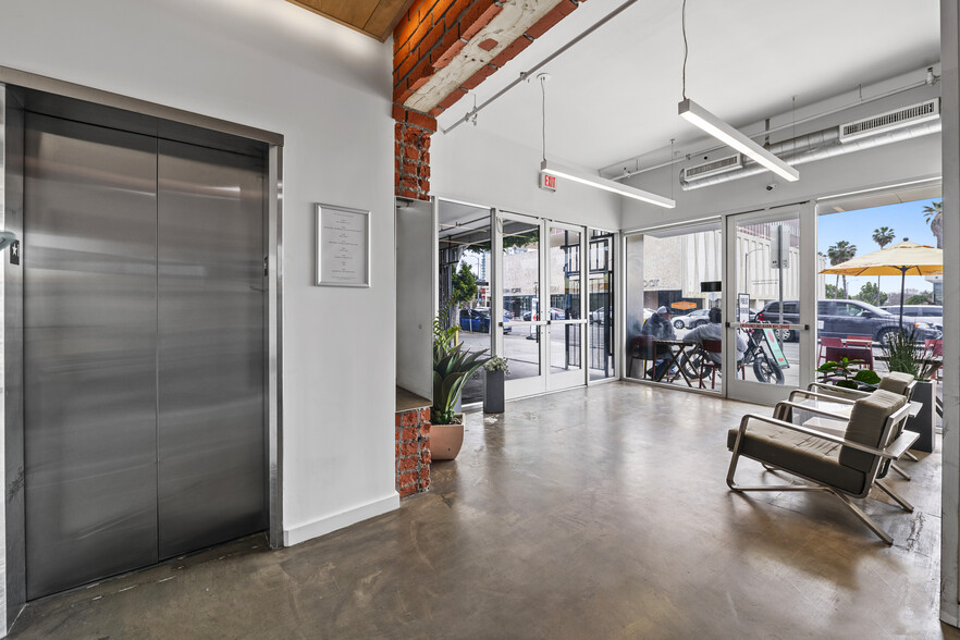 6515 W Sunset Blvd, Hollywood, CA for lease - Building Photo - Image 3 of 10