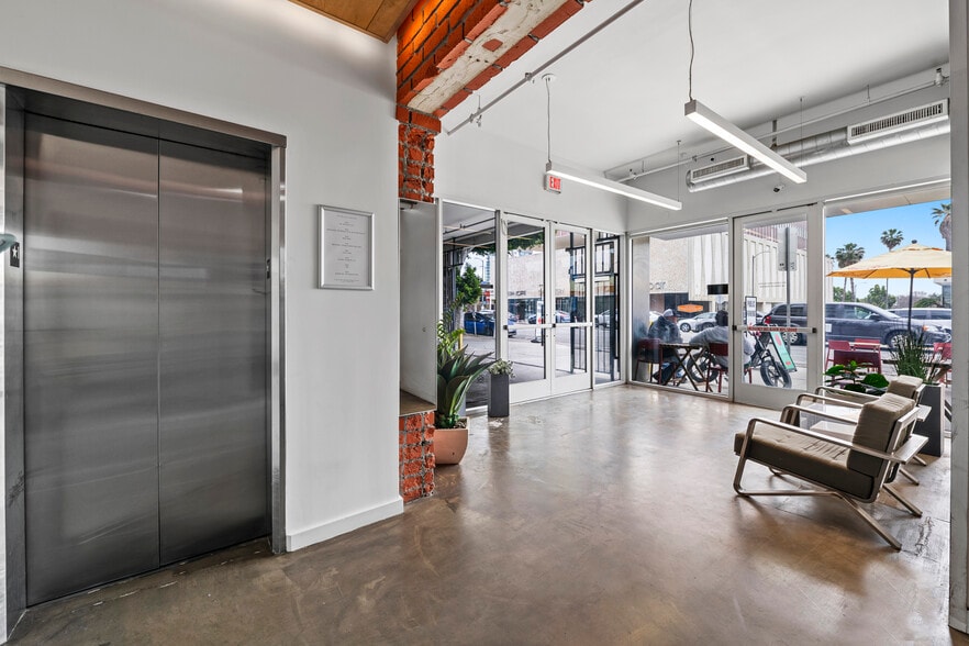 6515 W Sunset Blvd, Hollywood, CA for lease - Interior Photo - Image 3 of 10