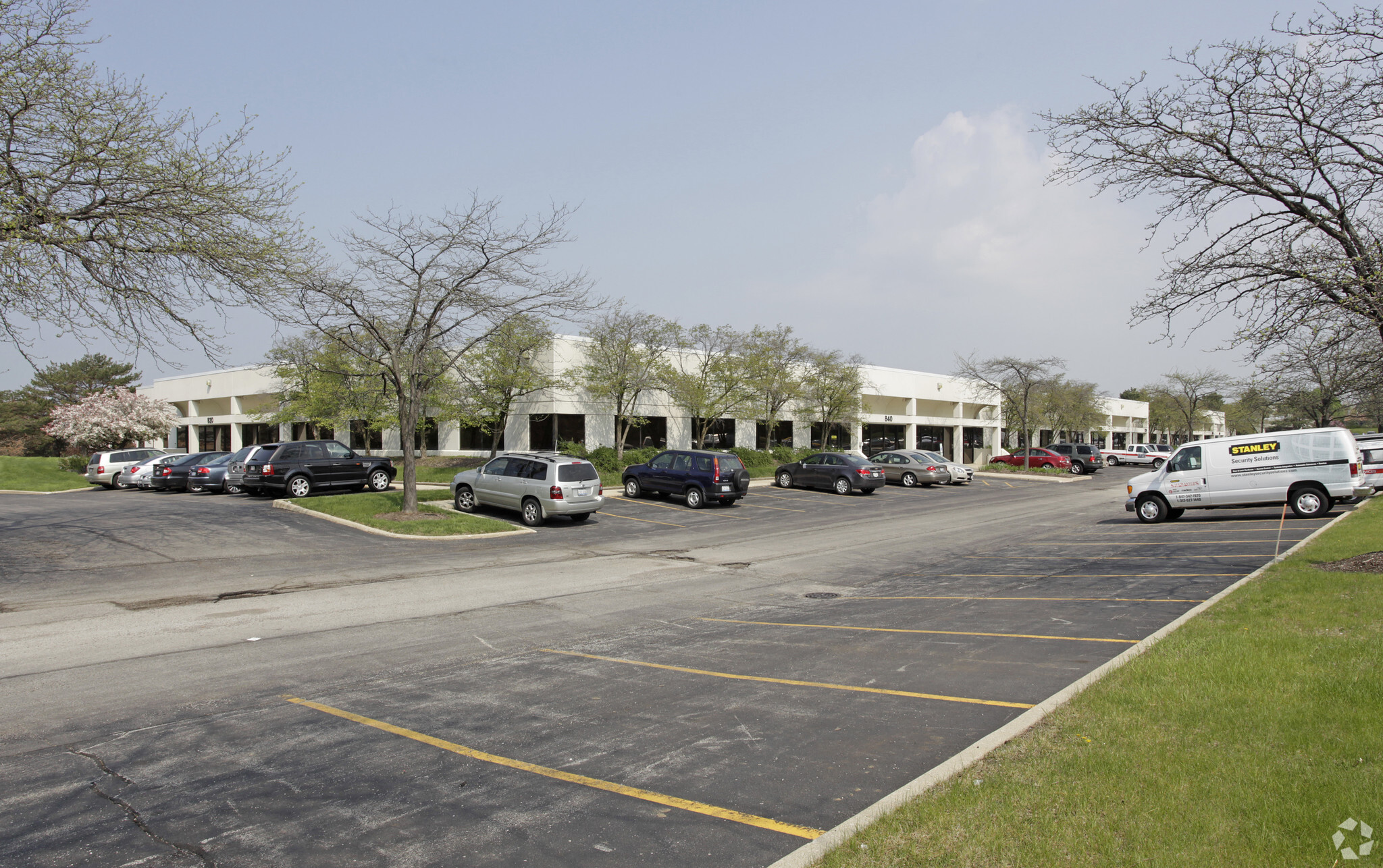 818-890 Oak Creek Dr, Lombard, IL for lease Primary Photo- Image 1 of 10