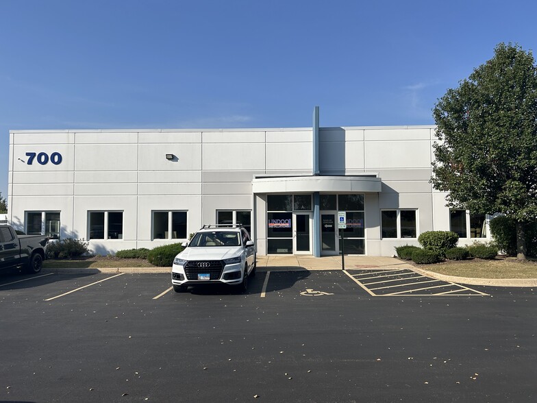 700 Heartland Dr, Sugar Grove, IL for lease - Building Photo - Image 1 of 19