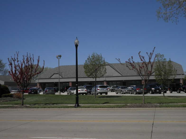 2150 Holmgren Way, Green Bay, WI for lease - Building Photo - Image 1 of 1