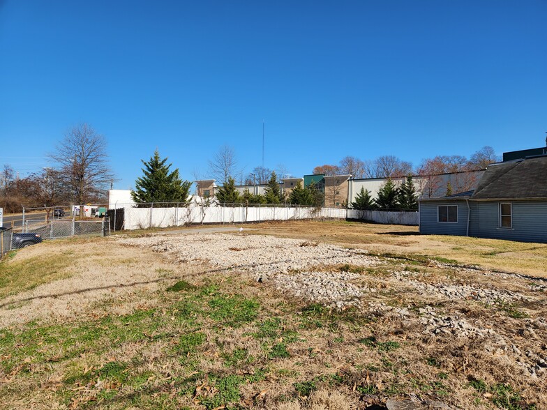 1431 Eastern Ave, Capitol Heights, MD for lease - Building Photo - Image 2 of 4