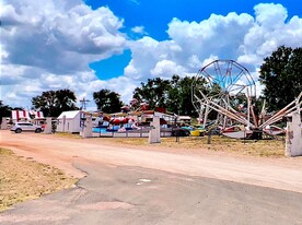 The Wind and Stone Venue and Fun Park - Motel