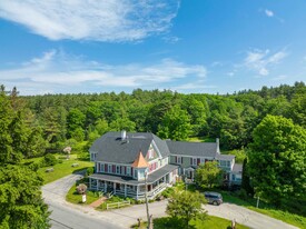 Corporate Retreat Center Near Lake Sunapee - Commercial Kitchen