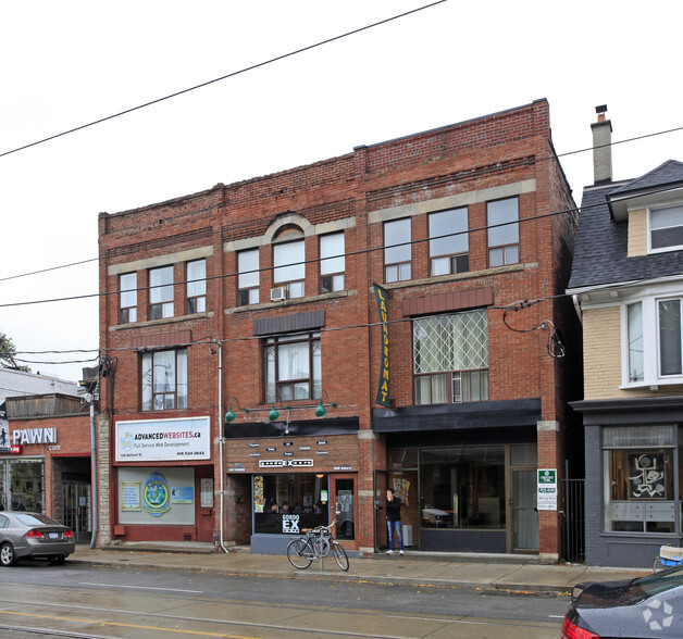 1046 Bathurst St, Toronto, ON for lease - Primary Photo - Image 1 of 4