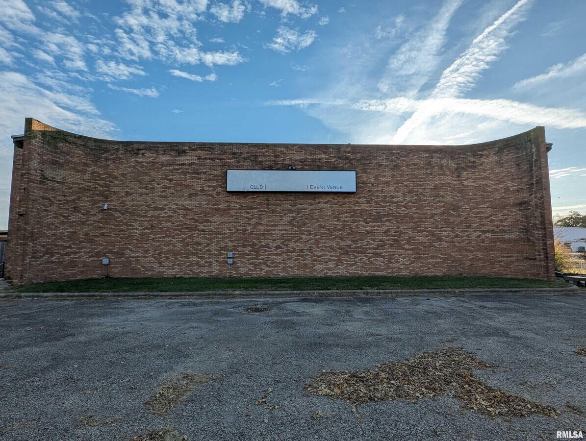 4208 W Pfeiffer Rd, Bartonville, IL 61607