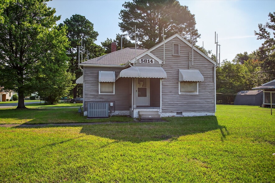 5812 Jefferson Ave, Newport News, VA for sale - Primary Photo - Image 1 of 28