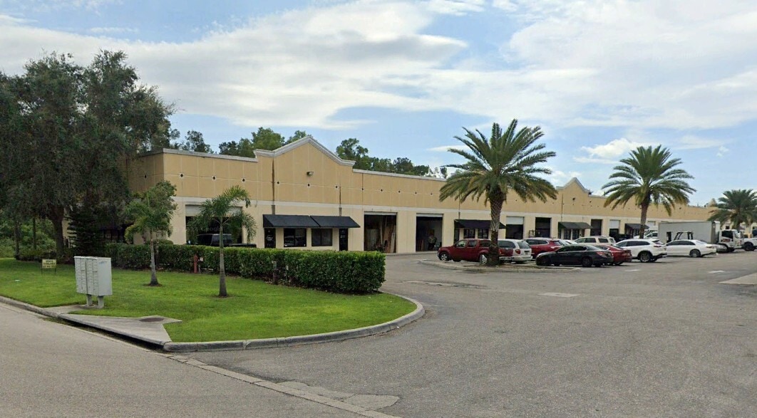 10080 Intercom Dr, Fort Myers, FL for lease Building Photo- Image 1 of 1