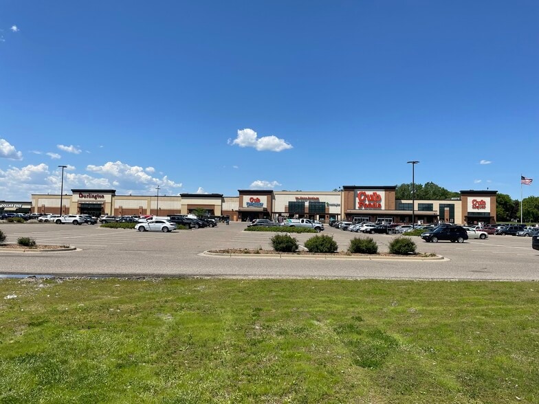 2021-2067 S Robert St, Saint Paul, MN for lease - Building Photo - Image 2 of 5